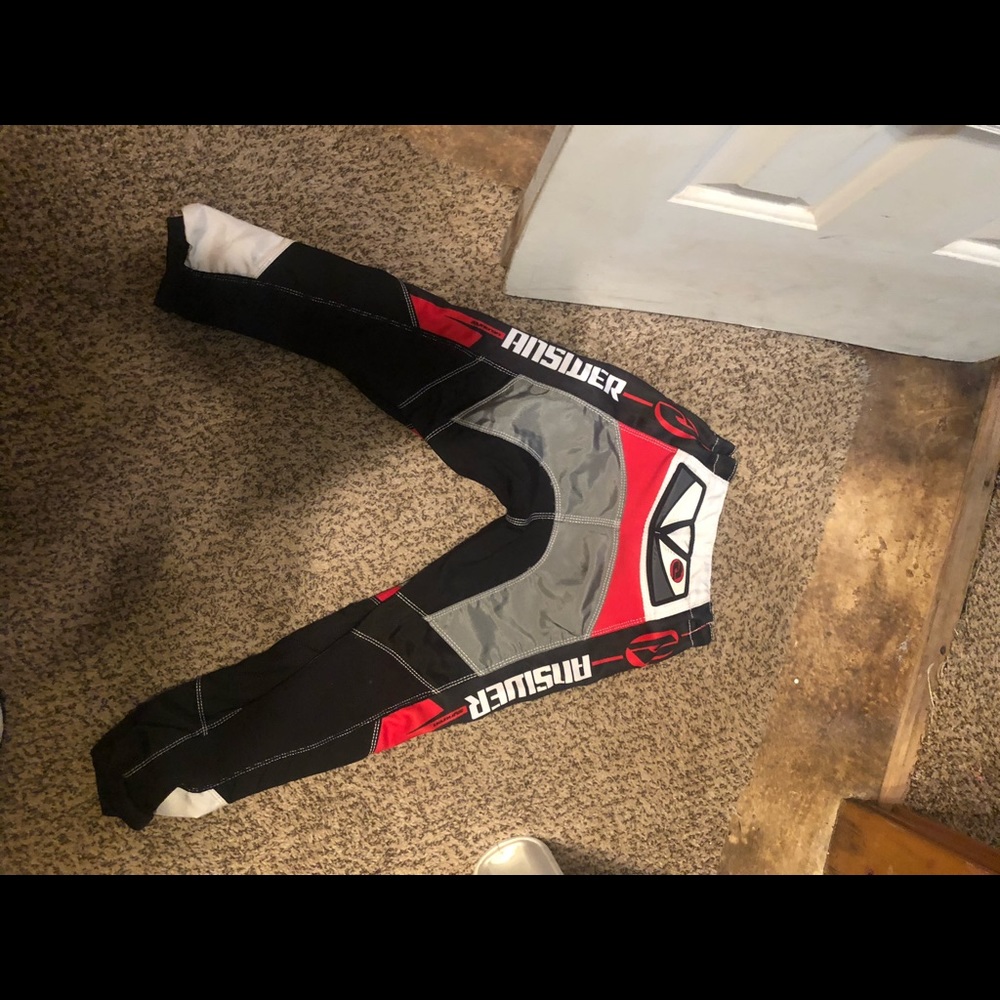 Motorcycle riding pants